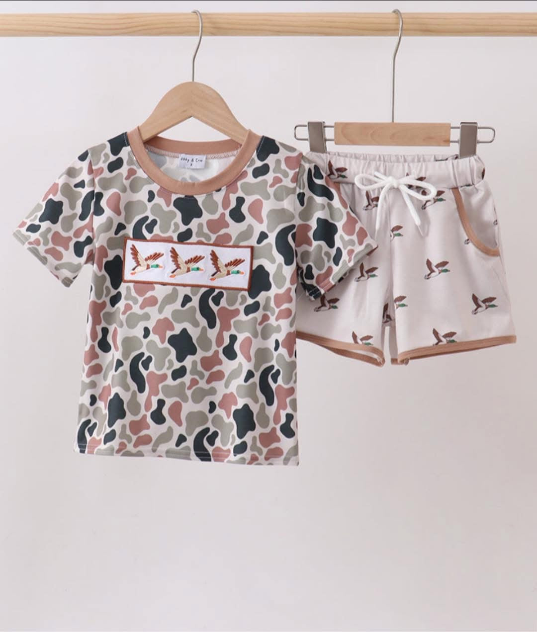 Camo duck embroidery short set