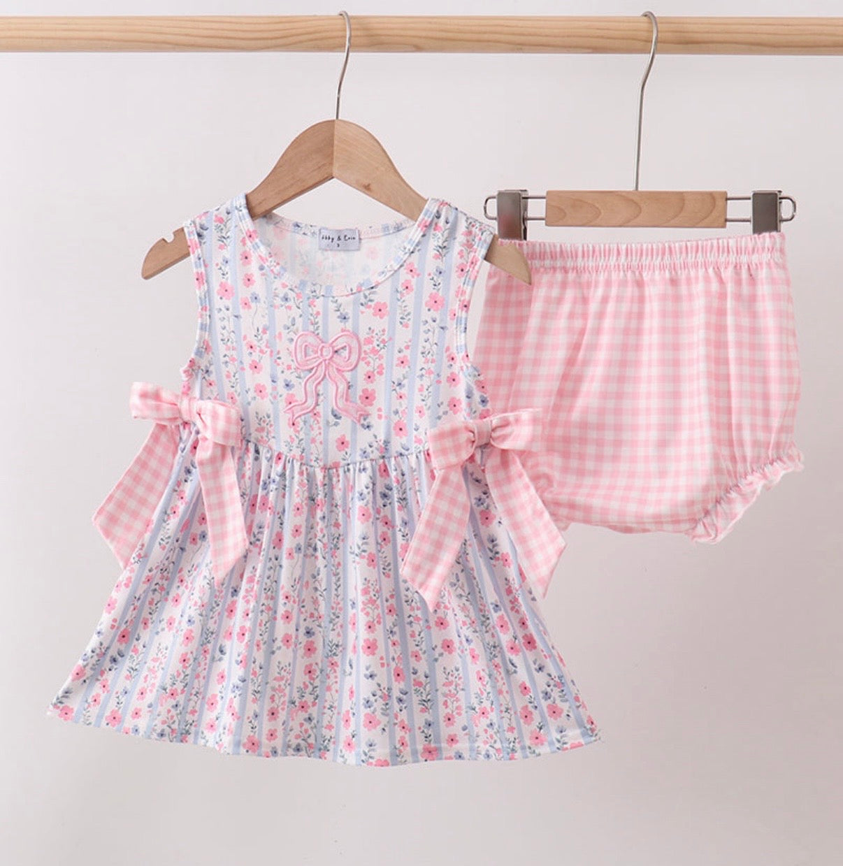 Pink floral appliqué bow bloomer set