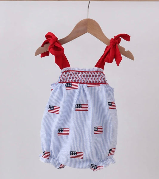 Smocked flag bubble
