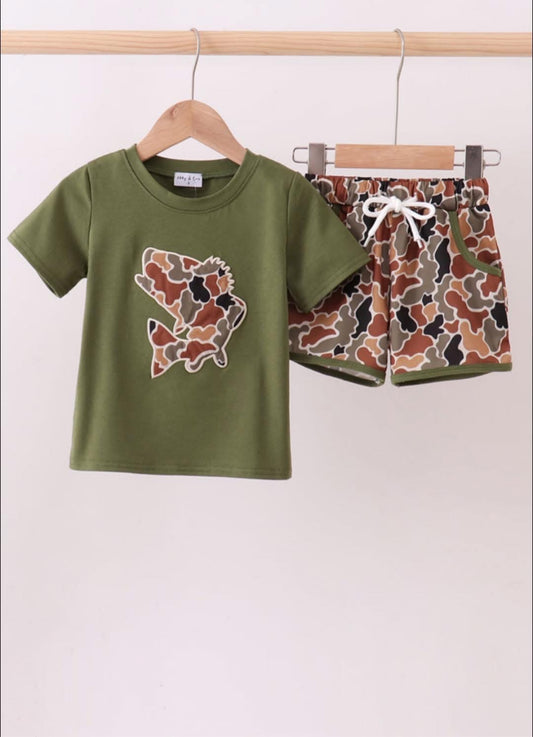Camo bass appliqué short set