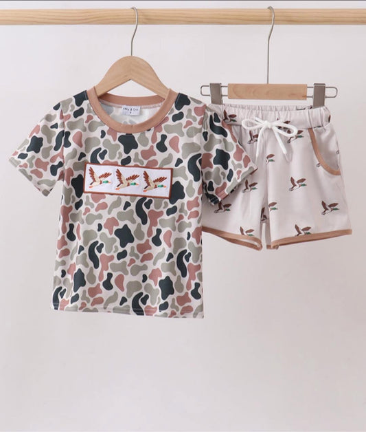 Camo duck embroidery short set